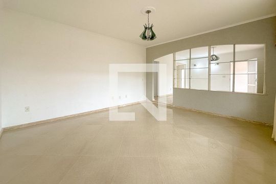 Sala 2 de casa para alugar com 4 quartos, 500m² em Ipiranga, São José