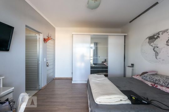 Suíte de casa para alugar com 6 quartos, 500m² em Ipiranga, São José