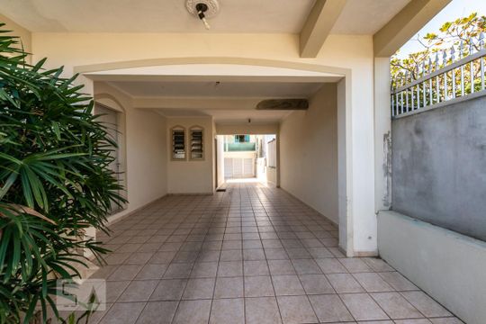Garagem de casa para alugar com 6 quartos, 500m² em Ipiranga, São José