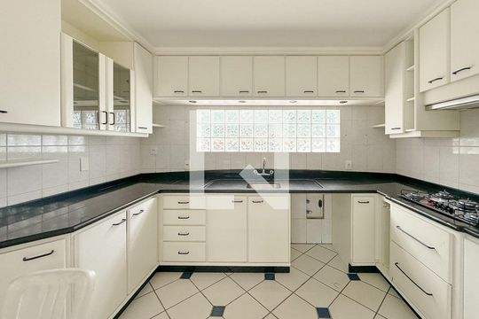 Cozinha de casa para alugar com 4 quartos, 500m² em Ipiranga, São José