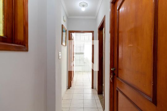 Corredor de casa à venda com 3 quartos, 400m² em Chora Menino, São Paulo
