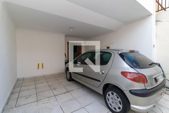 Garagem de casa à venda com 3 quartos, 400m² em Chora Menino, São Paulo