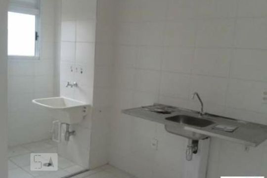 Cozinha de apartamento para alugar com 2 quartos, 45m² em Jardim Novo Taboão, São Paulo