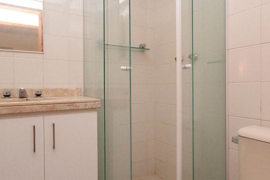 Banheiro de apartamento para alugar com 1 quarto, 40m² em Higienópolis, São Paulo