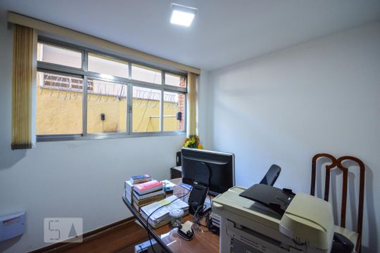 Escritório de casa para alugar com 4 quartos, 500m² em Vila Ida, São Paulo