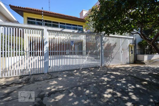 Fachada de casa para alugar com 4 quartos, 500m² em Vila Ida, São Paulo