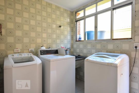 Área de serviço de casa para alugar com 4 quartos, 500m² em Vila Ida, São Paulo