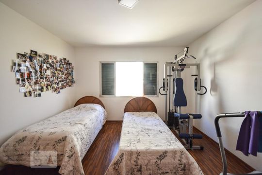 Suíte 1 de casa para alugar com 4 quartos, 500m² em Vila Ida, São Paulo