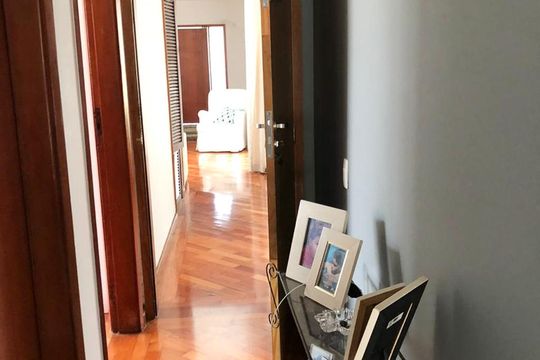 Corredor de casa à venda com 5 quartos, 250m² em Brooklin Paulista, São Paulo