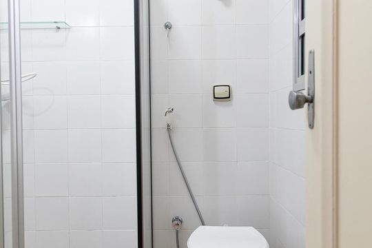Banheiro de apartamento à venda com 2 quartos, 75m² em Vila Buarque, São Paulo