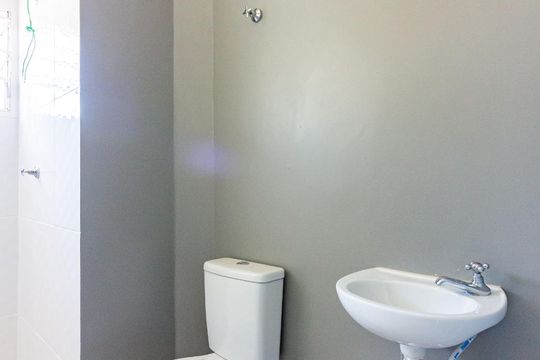 Banheiro de casa à venda com 2 quartos, 160m² em Vila Polopoli, São Paulo