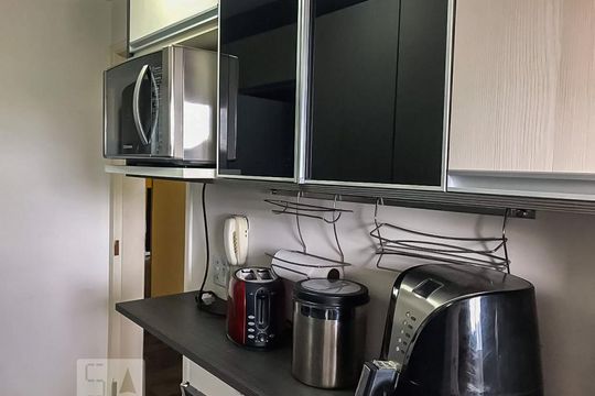 Cozinha de apartamento para alugar com 2 quartos, 48m² em Presidente Altino, Osasco