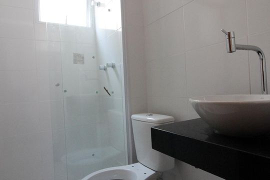 Banheiro de apartamento à venda com 2 quartos, 46m² em Jardim Íris, São Paulo