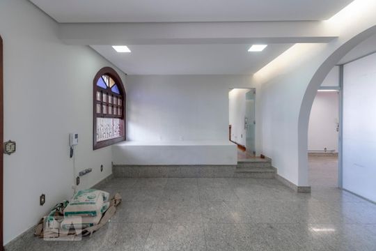 Sala de casa para alugar com 6 quartos, 500m² em Santo Antônio, Belo Horizonte