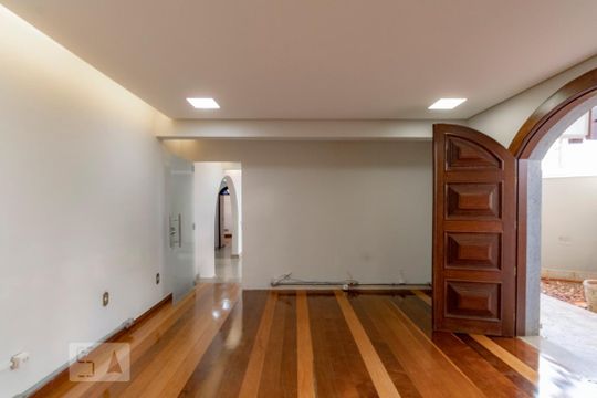 Sala 3 de casa para alugar com 6 quartos, 500m² em Santo Antônio, Belo Horizonte