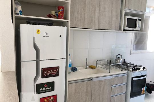 Cozinha de apartamento para alugar com 1 quarto, 42m² em Mato Grande, Canoas