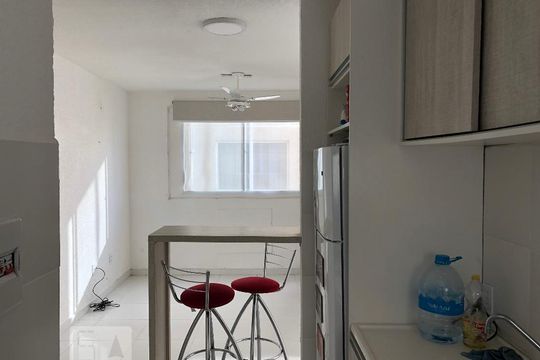 Cozinha de apartamento para alugar com 1 quarto, 42m² em Mato Grande, Canoas