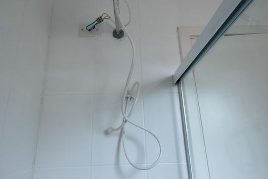 Banheiro de apartamento para alugar com 1 quarto, 45m² em Pinheiros, São Paulo