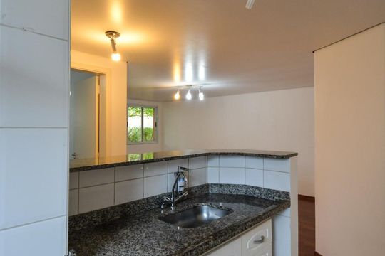 Cozinha de apartamento para alugar com 1 quarto, 45m² em Pinheiros, São Paulo