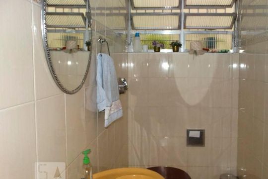 Lavabo de casa à venda com 3 quartos, 180m² em Saúde, São Paulo