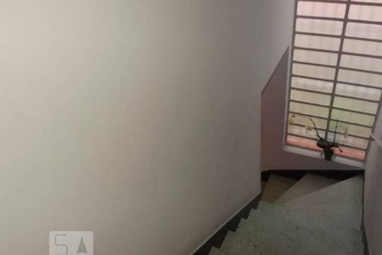 Escada de casa à venda com 3 quartos, 180m² em Saúde, São Paulo