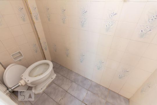 Área de Serviço Banheiro de apartamento para alugar com 2 quartos, 64m² em Perdizes, São Paulo