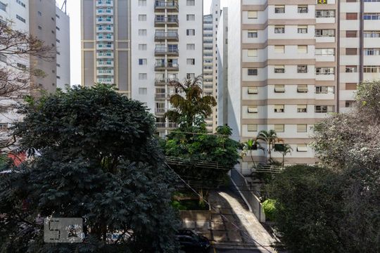 Sala Vista de apartamento para alugar com 2 quartos, 64m² em Perdizes, São Paulo