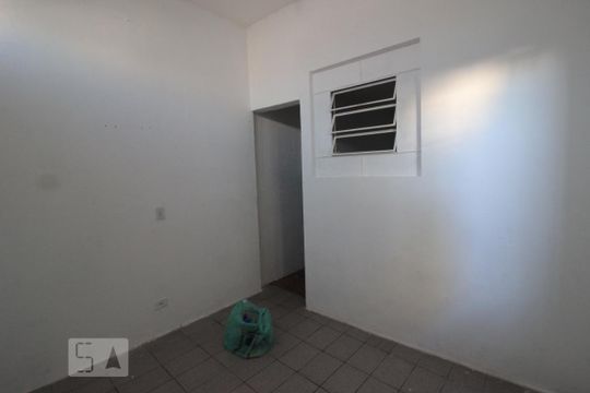 Quarto 1 de casa para alugar com 1 quarto, 50m² em Vila Pereira Barreto, São Paulo