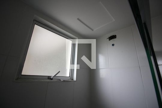 Banheiro da Suíte de apartamento à venda com 2 quartos, 50m² em Castelo, Belo Horizonte