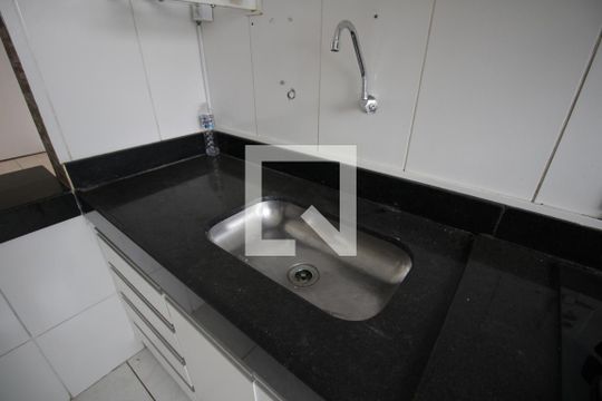 Cozinha de apartamento à venda com 2 quartos, 50m² em Castelo, Belo Horizonte