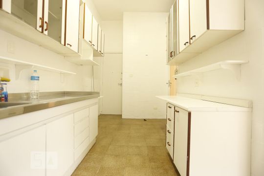 Cozinha de apartamento à venda com 3 quartos, 230m² em Higienópolis, São Paulo