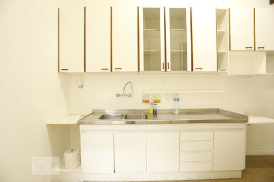 Cozinha de apartamento à venda com 3 quartos, 230m² em Higienópolis, São Paulo