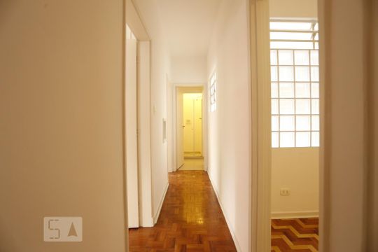 Corredor de apartamento à venda com 3 quartos, 230m² em Higienópolis, São Paulo