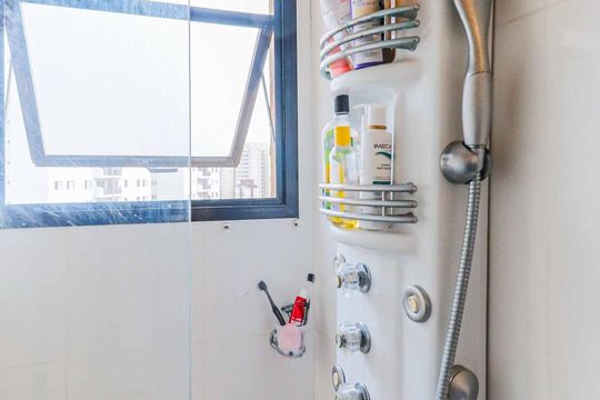 Banheiro Suíte de apartamento à venda com 3 quartos, 134m² em Jardim Taquaral, São Paulo