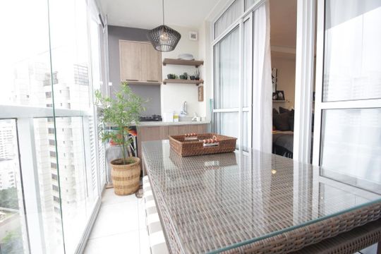 Varanda de kitnet/studio à venda com 1 quarto, 36m² em Real Parque, São Paulo