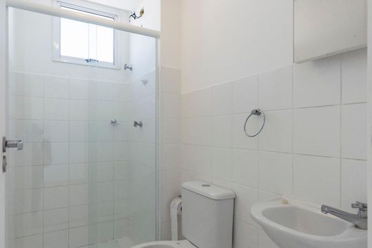 Banheiro de apartamento para alugar com 1 quarto, 36m² em Cambuci, São Paulo