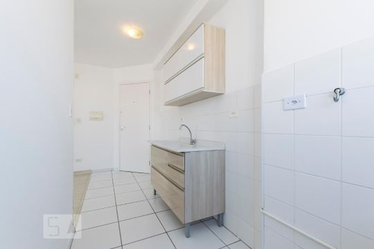 Cozinha de apartamento para alugar com 1 quarto, 36m² em Cambuci, São Paulo
