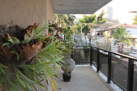 Suíte master - varanda de casa à venda com 5 quartos, 580m² em Jardim São Bento, São Paulo