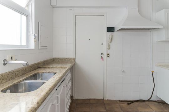 Cozinha de apartamento para alugar com 3 quartos, 163m² em Higienópolis, São Paulo