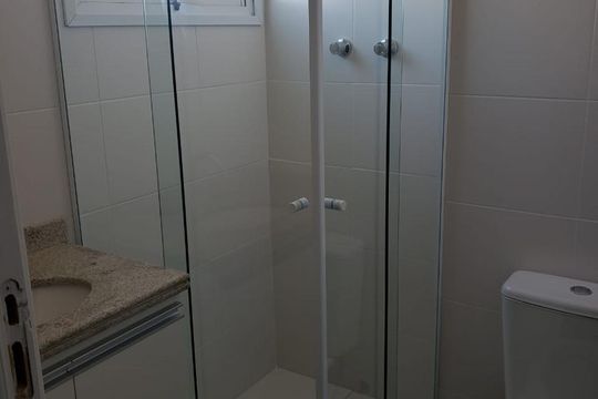 Banheiro da Suíte de apartamento para alugar com 2 quartos, 56m² em Vila Yara, Osasco