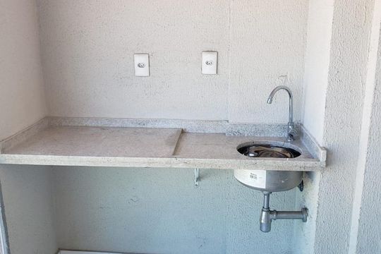 Sacada de apartamento para alugar com 2 quartos, 56m² em Vila Yara, Osasco
