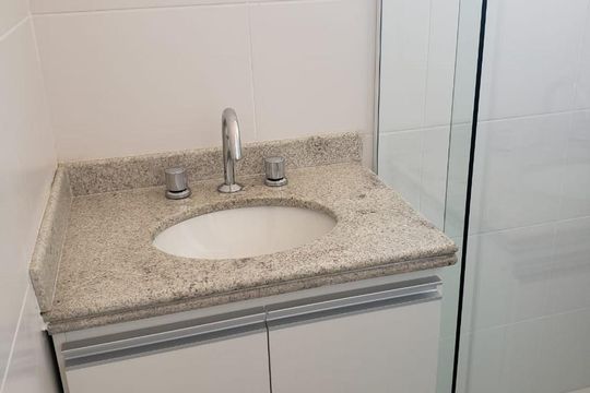 Banheiro de apartamento para alugar com 2 quartos, 56m² em Vila Yara, Osasco