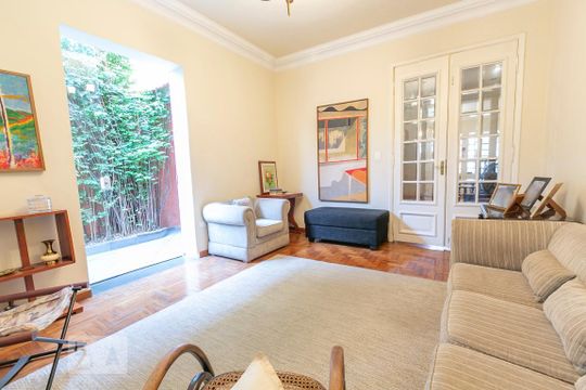 Sala de Estar de casa à venda com 3 quartos, 210m² em Água Branca, São Paulo