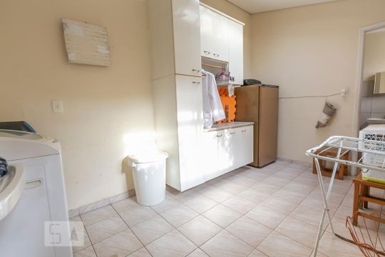 Lavanderia de casa à venda com 3 quartos, 210m² em Água Branca, São Paulo