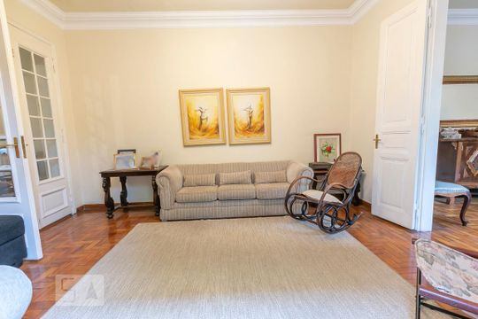 Sala de Estar de casa à venda com 3 quartos, 210m² em Água Branca, São Paulo