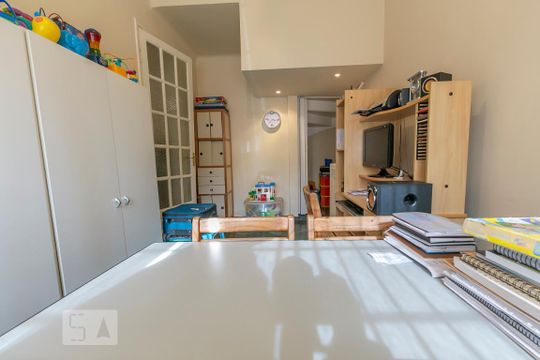Escritório de casa à venda com 3 quartos, 210m² em Água Branca, São Paulo