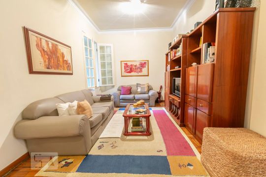 Sala de TV de casa à venda com 3 quartos, 210m² em Água Branca, São Paulo
