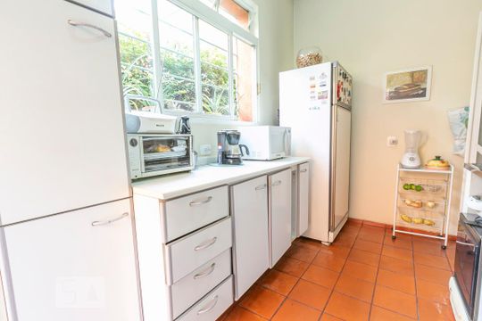 Cozinha de casa à venda com 3 quartos, 210m² em Água Branca, São Paulo