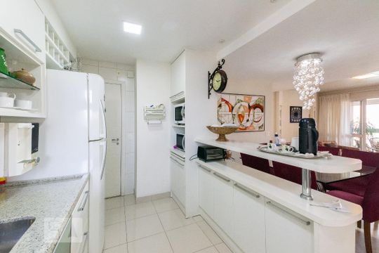 Cozinha de apartamento para alugar com 3 quartos, 125m² em Vila Olímpia, São Paulo