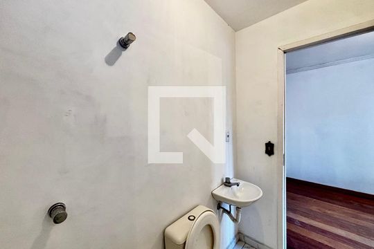 Lavabo de casa à venda com 3 quartos, 144m² em Vila Madalena, São Paulo